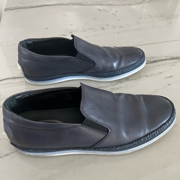 TOD’S Navy Blue Leather Slip-Ons in Men’s Size US 7.5 main image 5